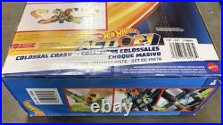 NEW Hot Wheels Colossal Crash Track Set with(2) 164 Scale Hot Wheels Vehicles