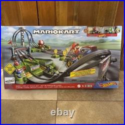 NEW! Hot Wheels Mario Kart Circuit Track Set with Die-Cast Kart