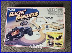 Nice Vintage Tyco Racin' Bandits Slot car Electric Race Complete Set With2 Trucks