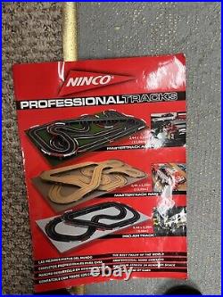 Ninco Pro-AM Track 20127 1/32 Scale Slot Car Track Set System with2 Cars
