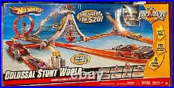 P9405 Hot Wheels Colossal Stunt World Connect & Create Track Set. NIB