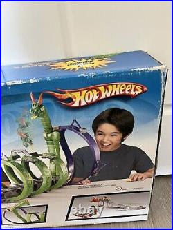 RARE! 2007 Hot Wheels Dragon Fire Track Set New In Box! (M1306) Includes 1 Car