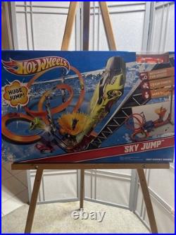 RARE Hot Wheels Sky Jump Motorized Track Set 2011 #T7509 New In Sealed Box RARE Hot Wheels Sky Jump Motorized Track Set 2011 #T7509 New In Sealed Box