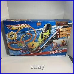 RARE Hot Wheels Sky Jump Motorized Track Set Dated 2011 #T7509 New In Sealed Box