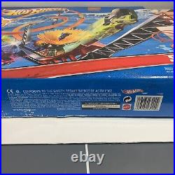 RARE Hot Wheels Sky Jump Motorized Track Set Dated 2011 #T7509 New In Sealed Box