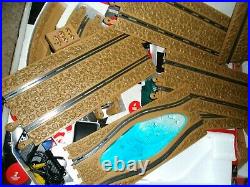 Rare-SCX Off Road Race Track Set 1/32 Scale Track-2 Cars Mitsubishi/Volkswagen