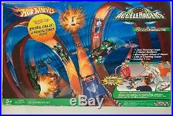 Sealed New in Box 2005 Hot Wheels AcceleRacers AcceleDrome Track Set 4 cars NOS