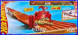 Super 6-Lane Raceway with 6 Hot Wheels Cars & 8 Feet of Track Lights & Sounds