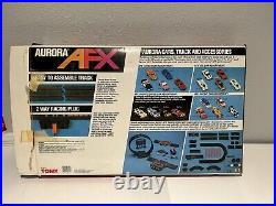 Tomy 8610 AURORA AFX THUNDERLOOP THRILLER SLOT CAR Set TESTED WORKING