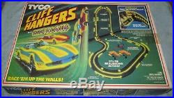 Tyco 15 Track Pieces Cliff Hanger Nite Glow 1984 Set #6220 with Corvette Slot Cars