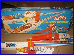 VINTAGE 1975 HOT WHEELS DOUBLE DUEL SPEEDWAY TRACK SET with REDLINES