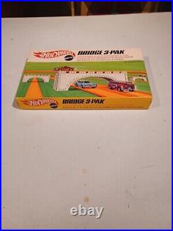 VINTAGE Mattel HOT WHEELS 1969 Bridge 3-Pak, Still Factory Sealed