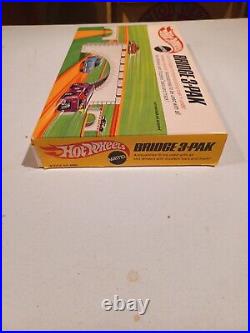 VINTAGE Mattel HOT WHEELS 1969 Bridge 3-Pak, Still Factory Sealed