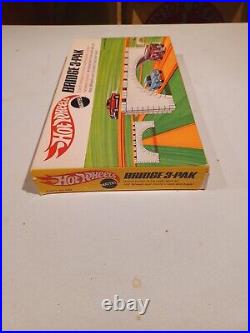 VINTAGE Mattel HOT WHEELS 1969 Bridge 3-Pak, Still Factory Sealed