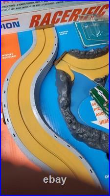 Vintage 1967 Ideal toy Co Motorific Champion Racerific Slot Car Track Set In Box