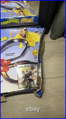 Vintage 1999 Mattel Hot Wheels Criss Cross Crash Motorized Race Track Set. New