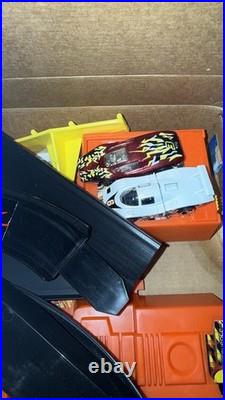 Vintage 1999 Mattel Hot Wheels Criss Cross Crash Motorized Race Track Set. New