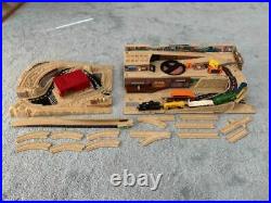 Vintage Hot Wheels RAILROAD Train Set Take Along Freight Yard 5 Cars Extra Track