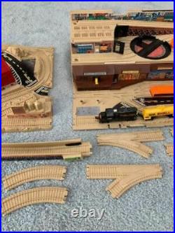 Vintage Hot Wheels RAILROAD Train Set Take Along Freight Yard 5 Cars Extra Track