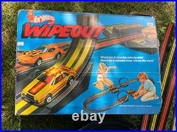 Vintage Hot Wheels Wipeout Race Track Set Toy 1547 Incomplete Sold As Is Parts