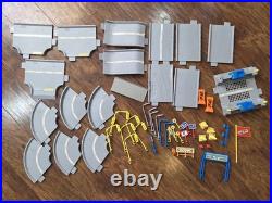 Vintage Hot Wheels World Super Highway Track Playset Extras Pay Toll 1996 99