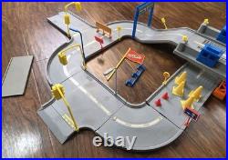 Vintage Hot Wheels World Super Highway Track Playset Extras Pay Toll 1996 99