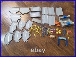 Vintage Hot Wheels World Super Highway Track Playset Extras Pay Toll 1996 99