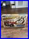 Vintage-Tyco-2-in-1-Racing-Slot-Car-Race-Track-Set-NEW-Bonus-Drag-Strip-4-Cars-01-gw