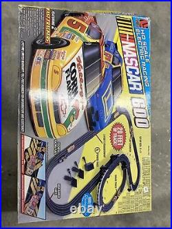 Vtg 1997 Life-Like NASCAR 600 HO Scale Slot Car Track Racing Set COMPLETE