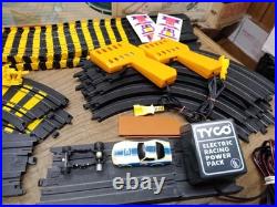 Vtg TYCO Cliff Hangers No 6208 HO Slot Car Race Set Cars Track Controllers withBox