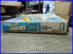 Vtg TYCO Cliff Hangers No 6208 HO Slot Car Race Set Cars Track Controllers withBox